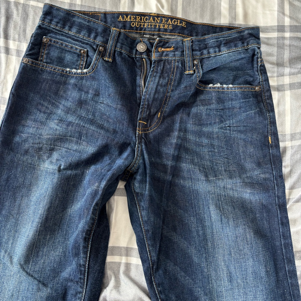 American Eagle men’s jeans